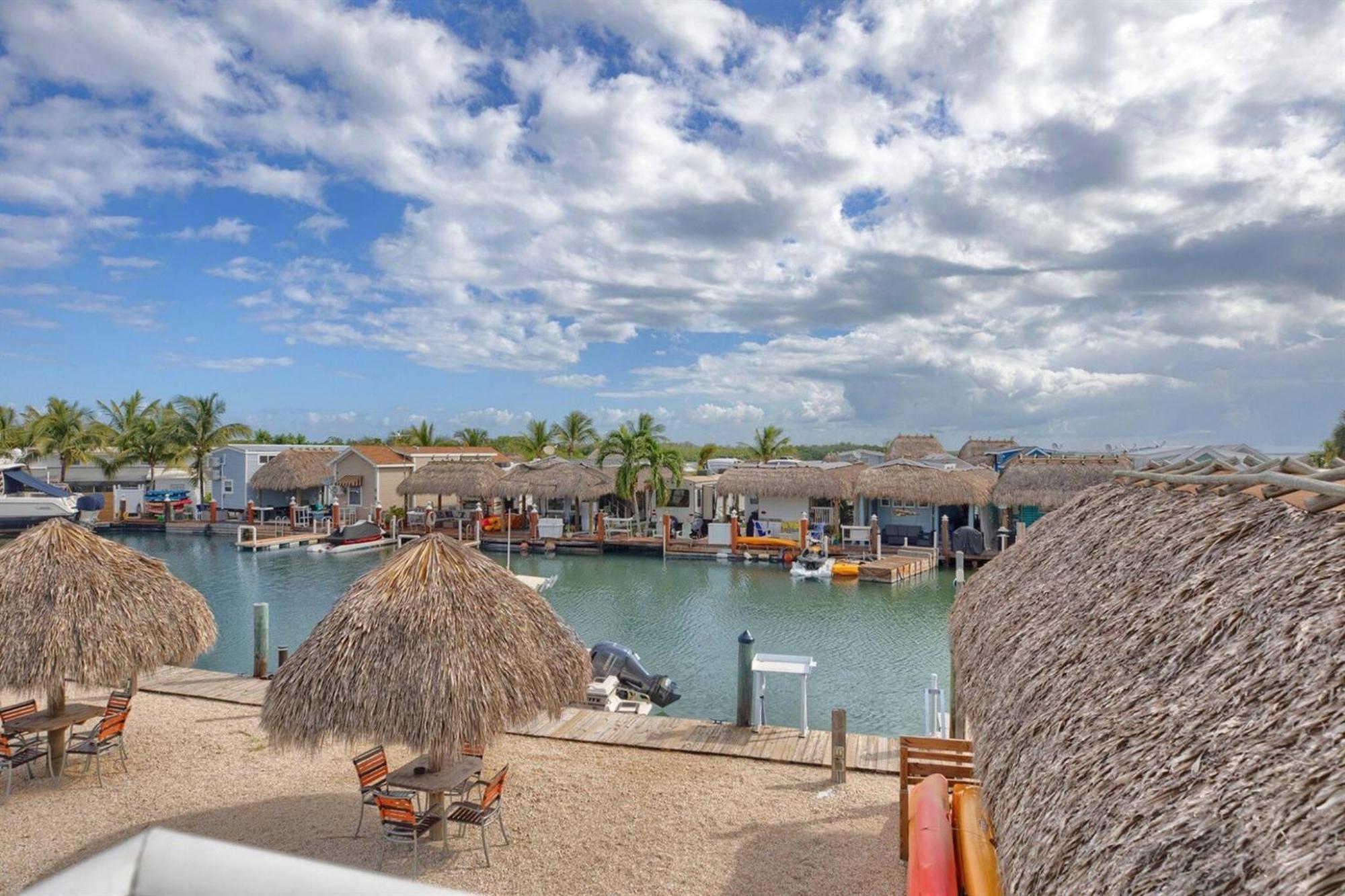 Waterfront Studio 2, Couples Oasis, Kayaks, Pool Jewfish エクステリア 写真