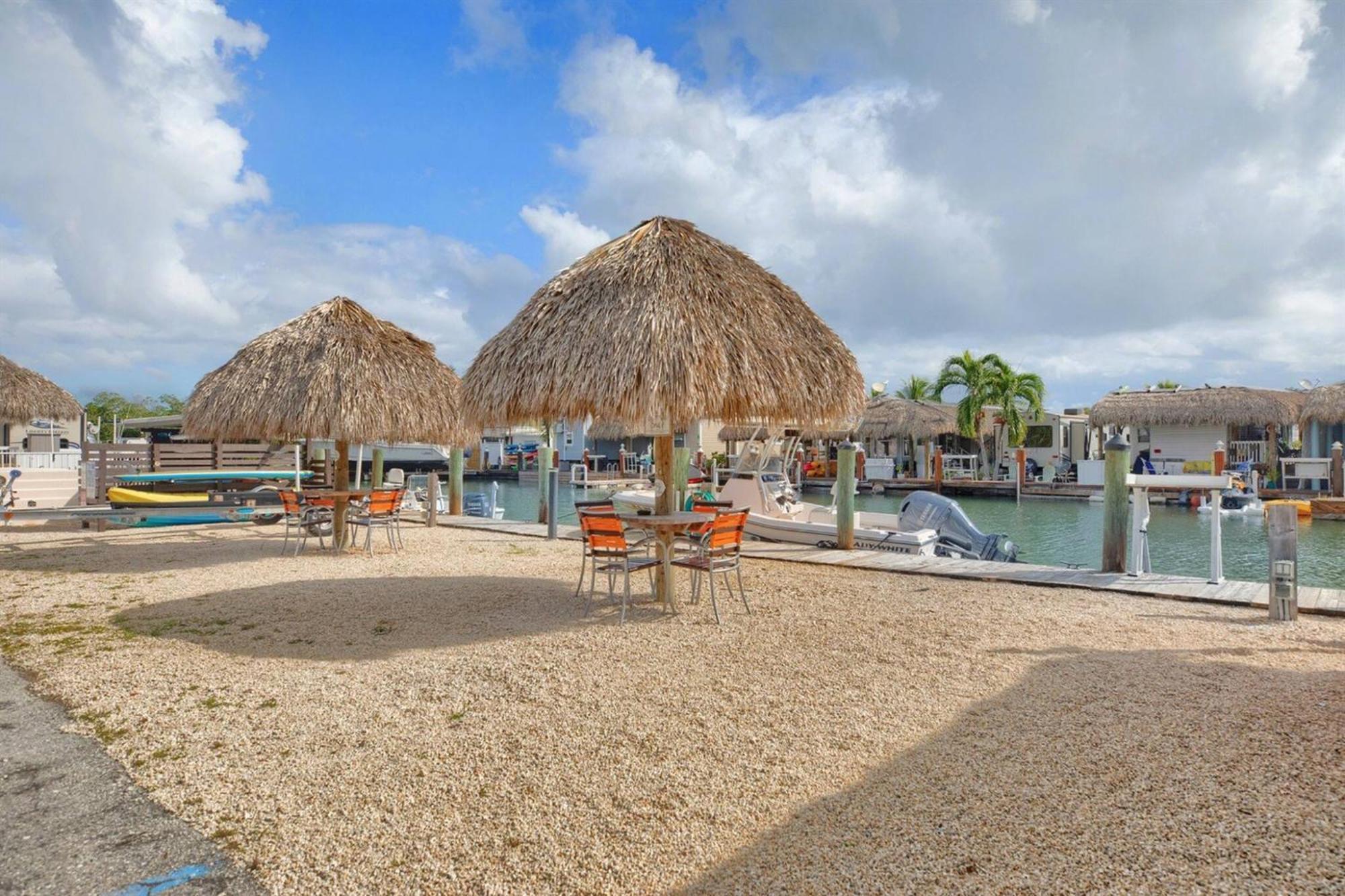 Waterfront Studio 2, Couples Oasis, Kayaks, Pool Jewfish エクステリア 写真
