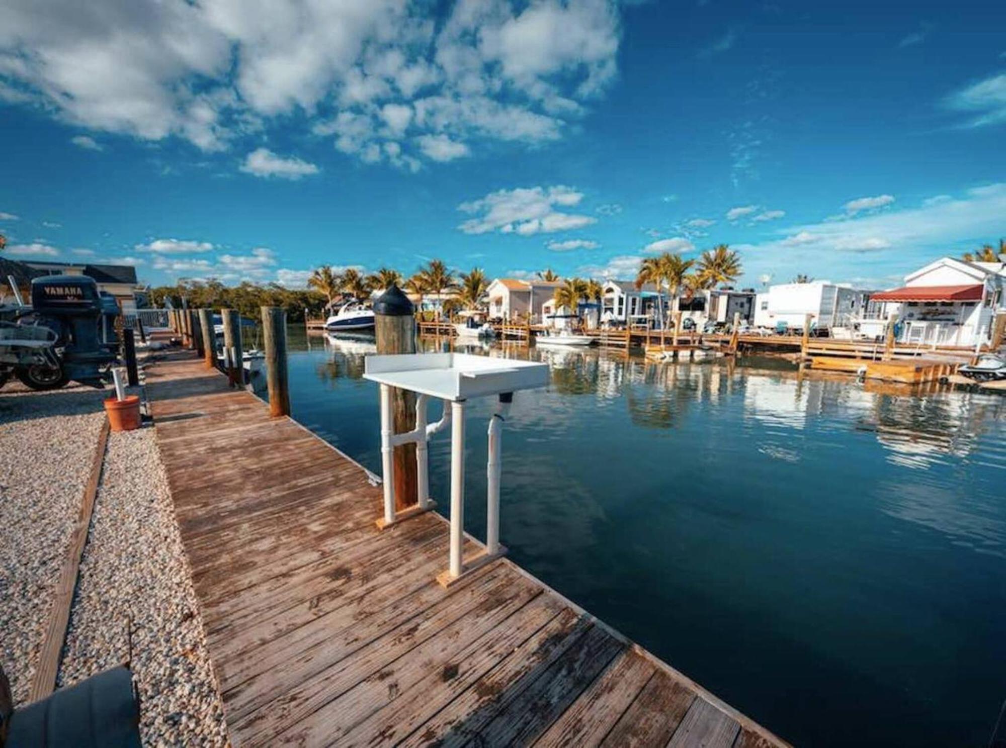 Waterfront Studio 2, Couples Oasis, Kayaks, Pool Jewfish エクステリア 写真
