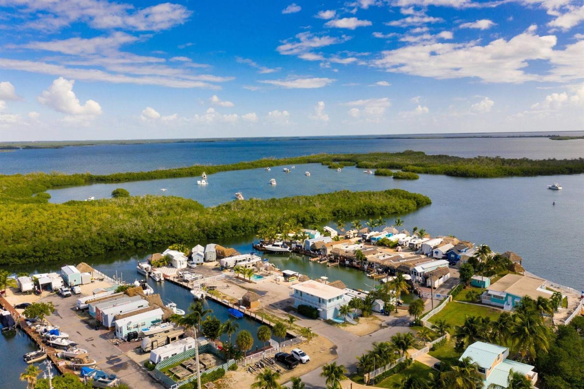 Waterfront Studio 2, Couples Oasis, Kayaks, Pool Jewfish エクステリア 写真