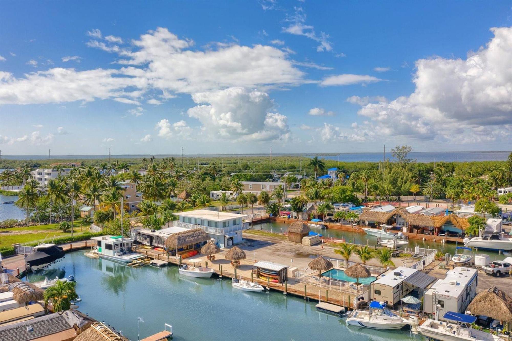 Waterfront Studio 2, Couples Oasis, Kayaks, Pool Jewfish エクステリア 写真